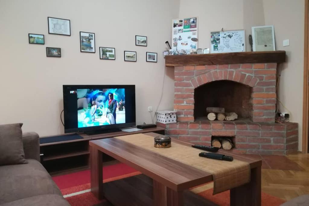 Karlovacka Zvijezda Apartment Luaran gambar