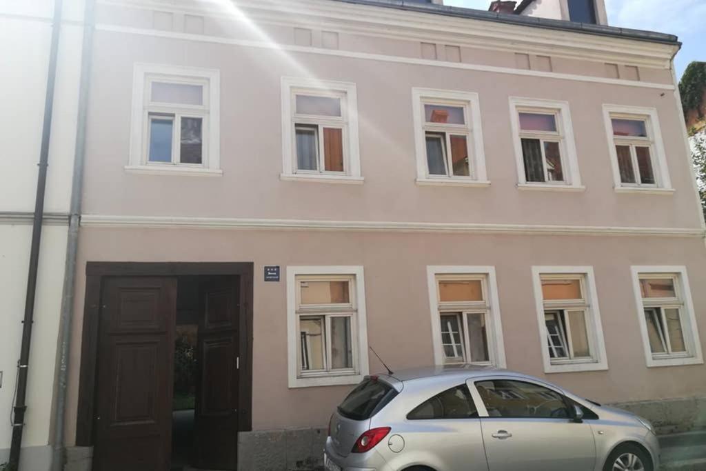 Karlovacka Zvijezda Apartment Luaran gambar