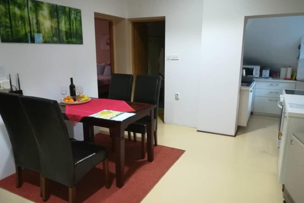 Karlovacka Zvijezda Apartment Luaran gambar